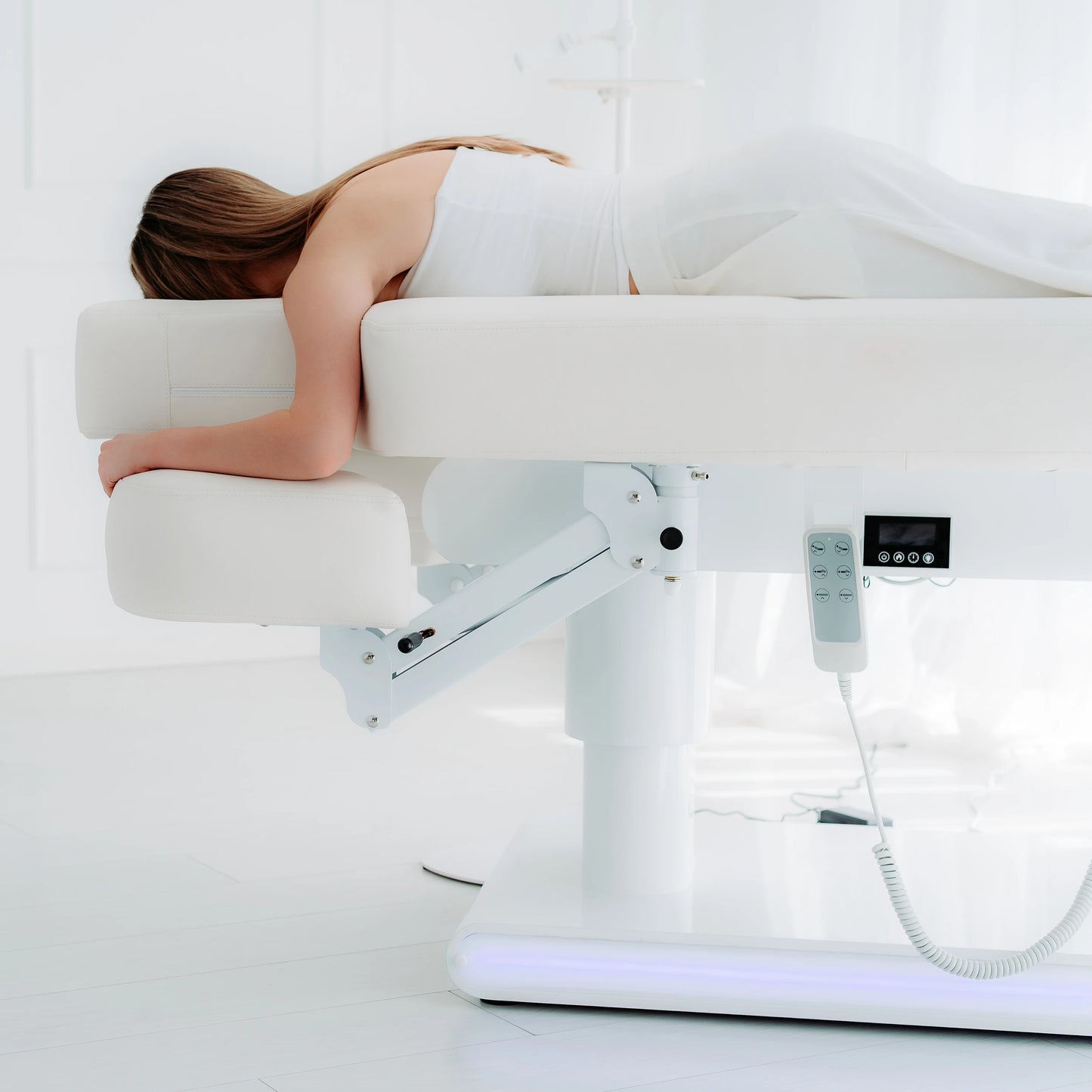 Luxury beauty bed Eterna Gentle Flex k901 white  – 4 motors