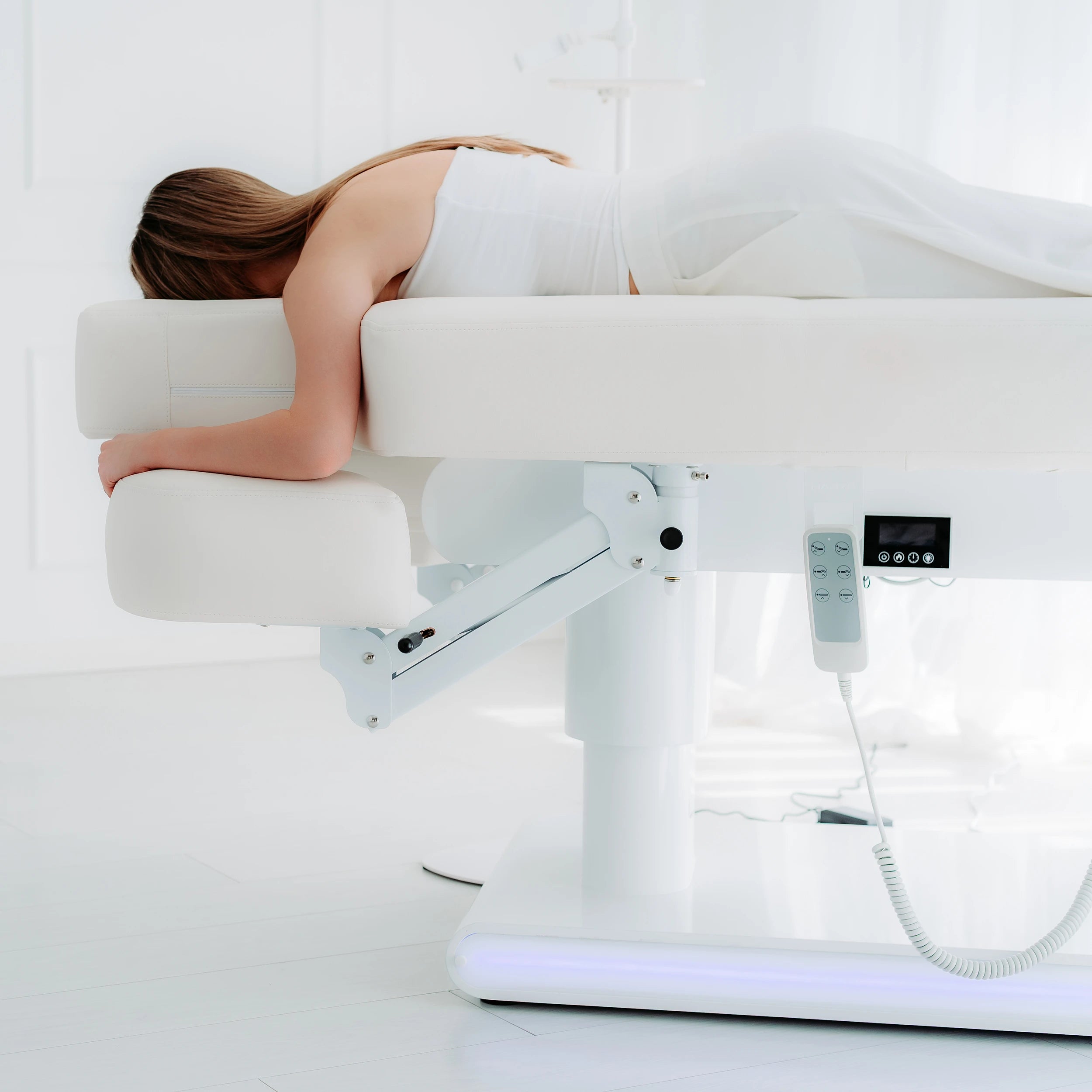 Luxury beauty bed Eterna Gentle Flex k901 white  – 4 motors