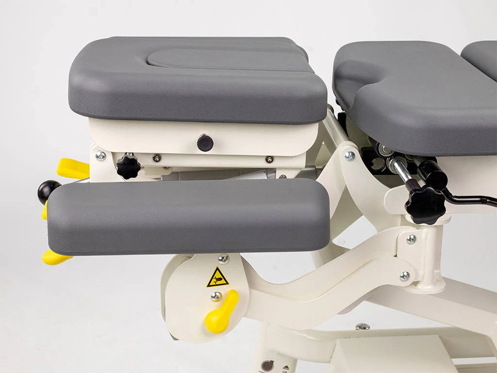 Stationary massage table: chiropractic table Upright Chiro Z7