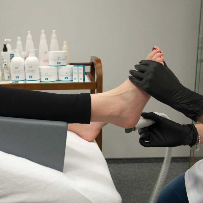 PEDICURE FOOTREST Black