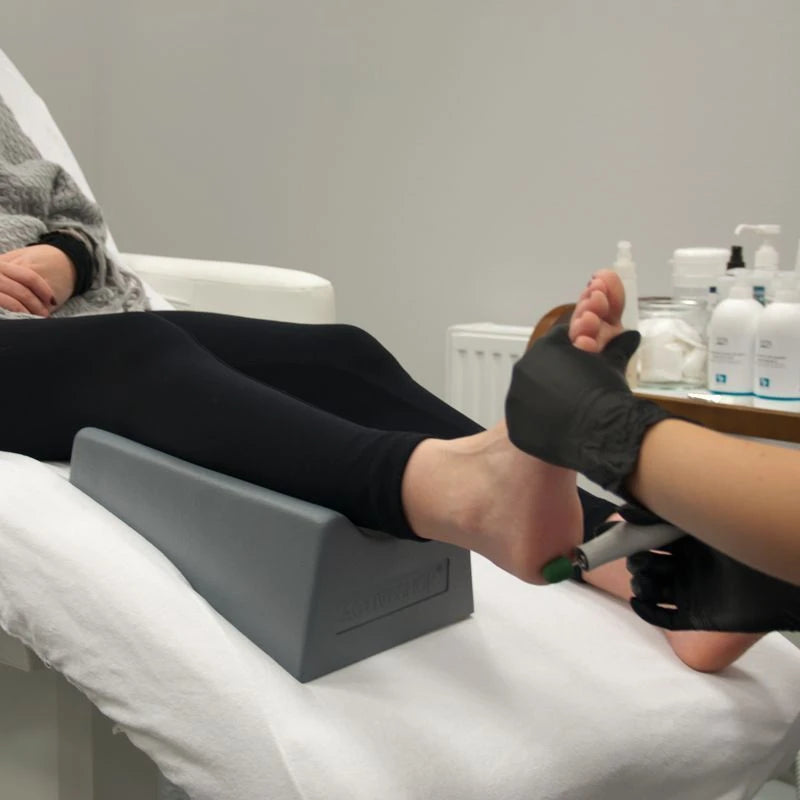 PEDICURE FOOTREST Black