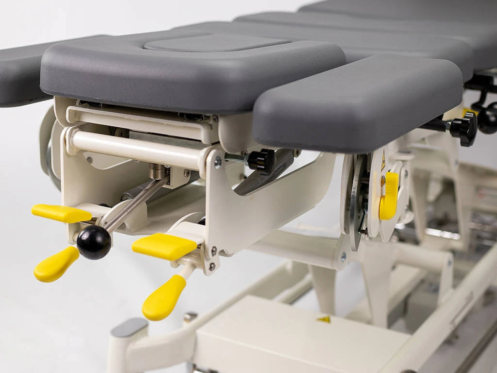Stationary massage table: chiropractic table Upright Chiro Z7